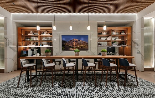 Building Photo - 170 Malone St