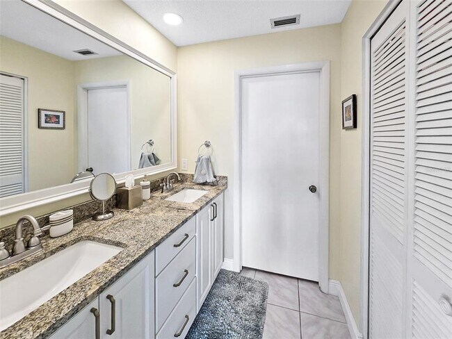 Building Photo - 5749 Avista Dr