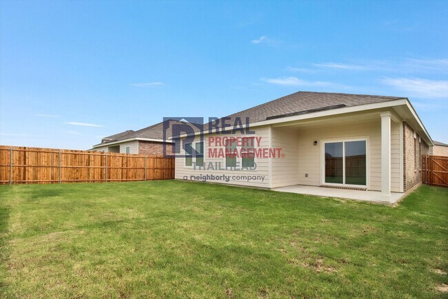 Building Photo - Attractive 4/2 Open Concept Home