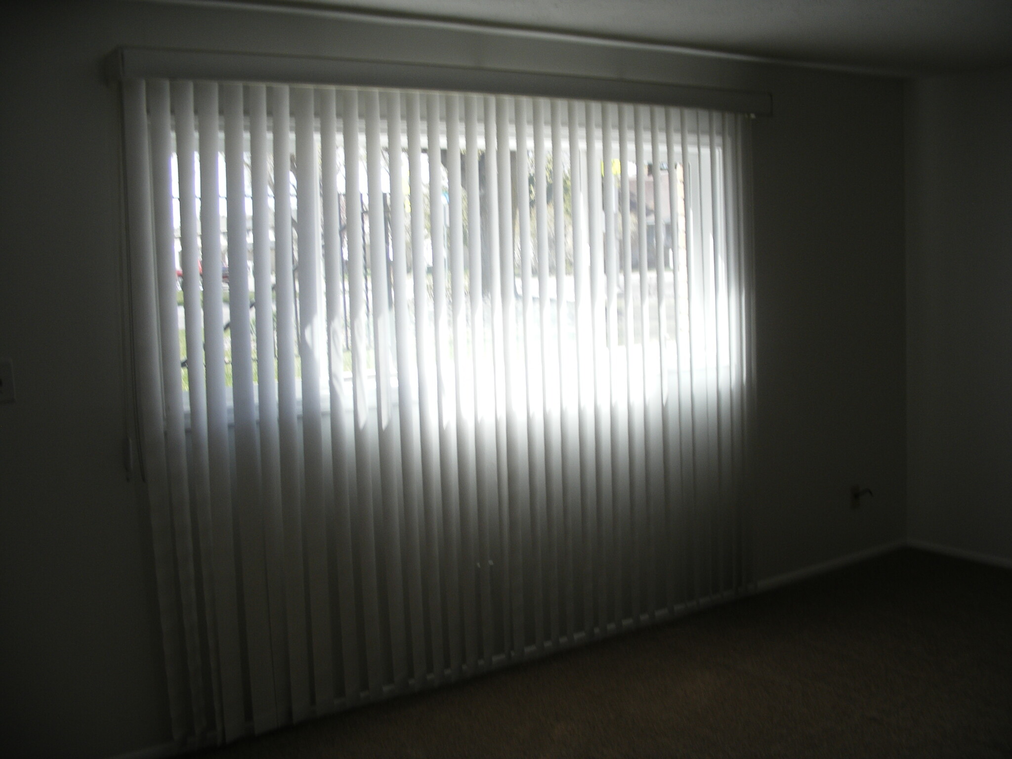 frt room - 754 N Saturn Ave