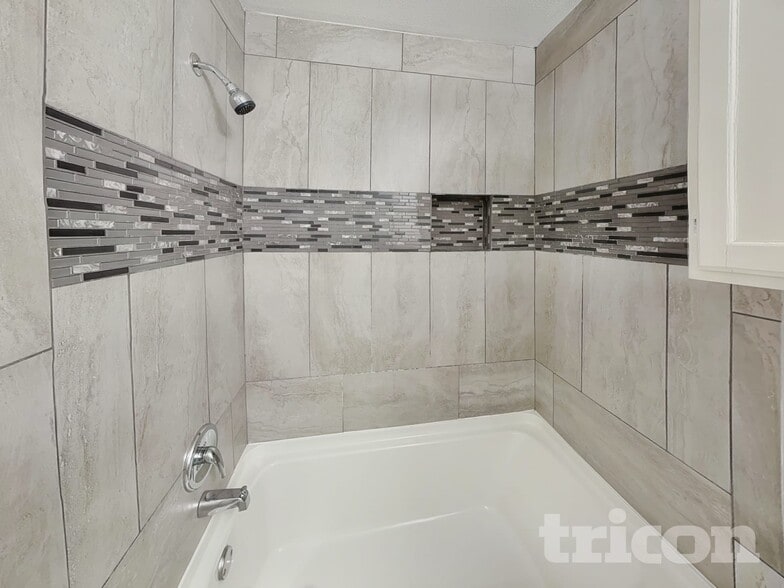 Building Photo - 725 Rawlins Dr