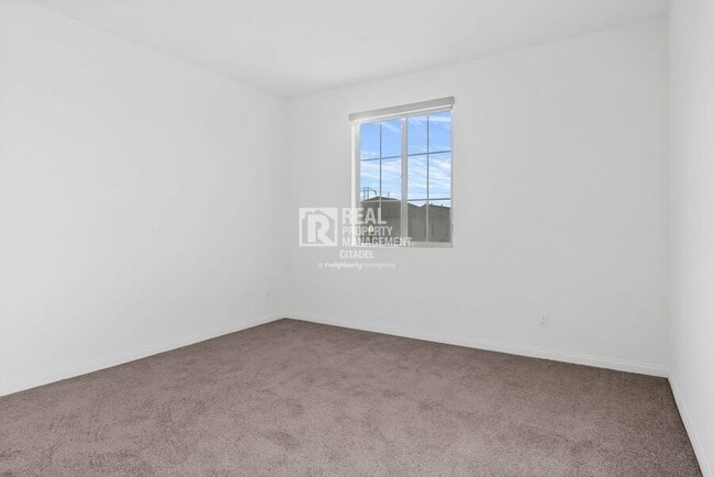 Building Photo - 3657 Bearberry Ave