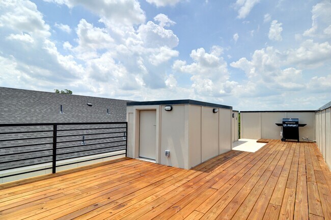 Building Photo - 2514 Forest Park Blvd