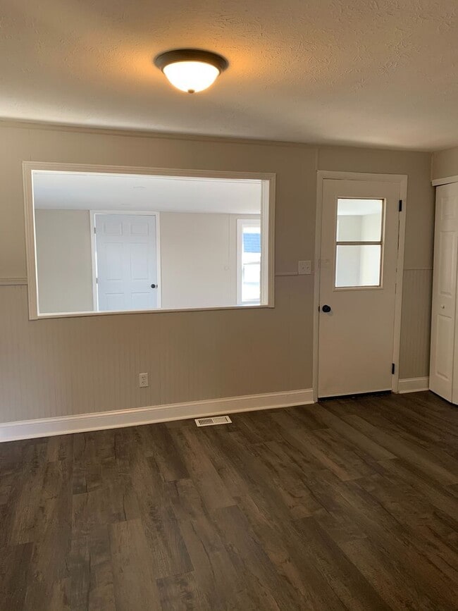 Building Photo - Stunning 3 Bedroom Home for Rent! SECTION ...