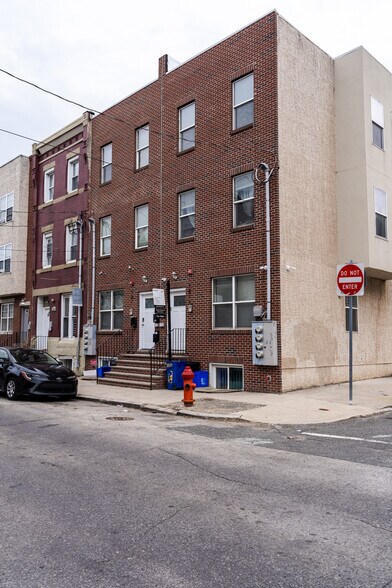 Building Photo - 1811 W Berks St