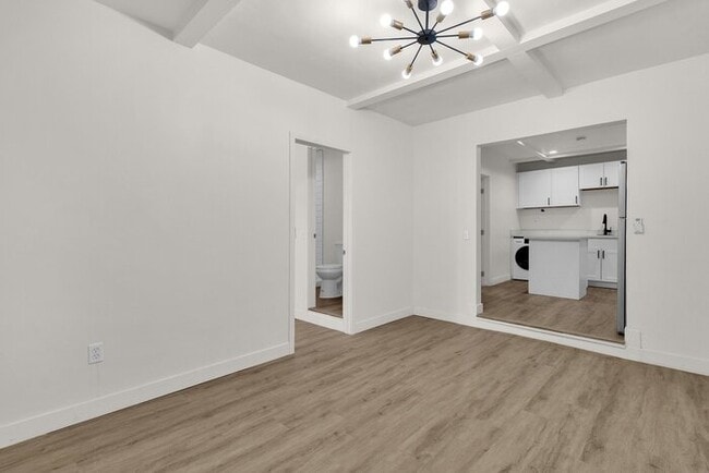Building Photo - 1/2 MONTH FREE RENT MOVE IN SPECIAL!!! Brand new remodeled in the heart of downtown PHX