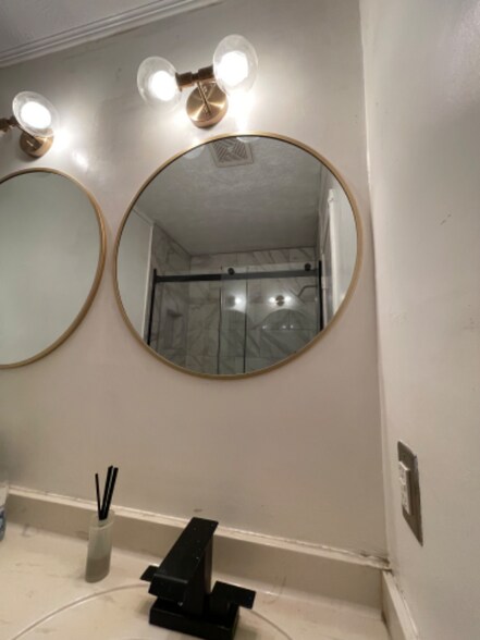 Building Photo - 2805 Northeast Expy