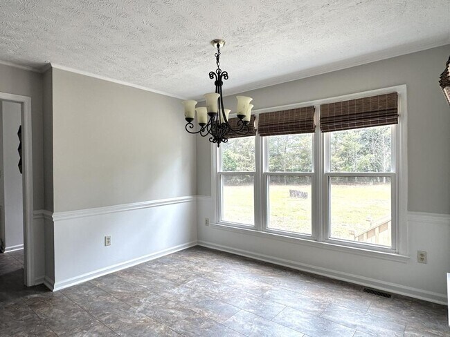 Building Photo - 6604 Kodiak Dr