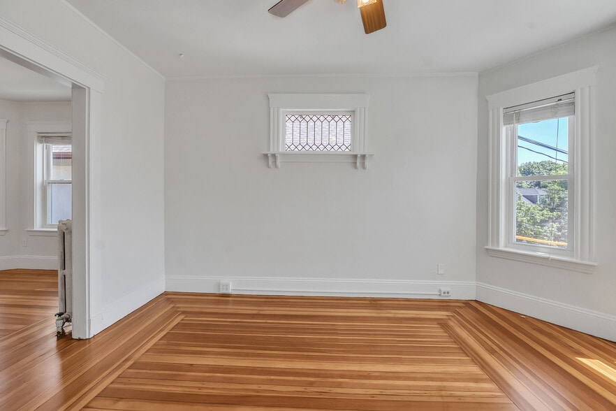 Living Room - 31 Justin Rd