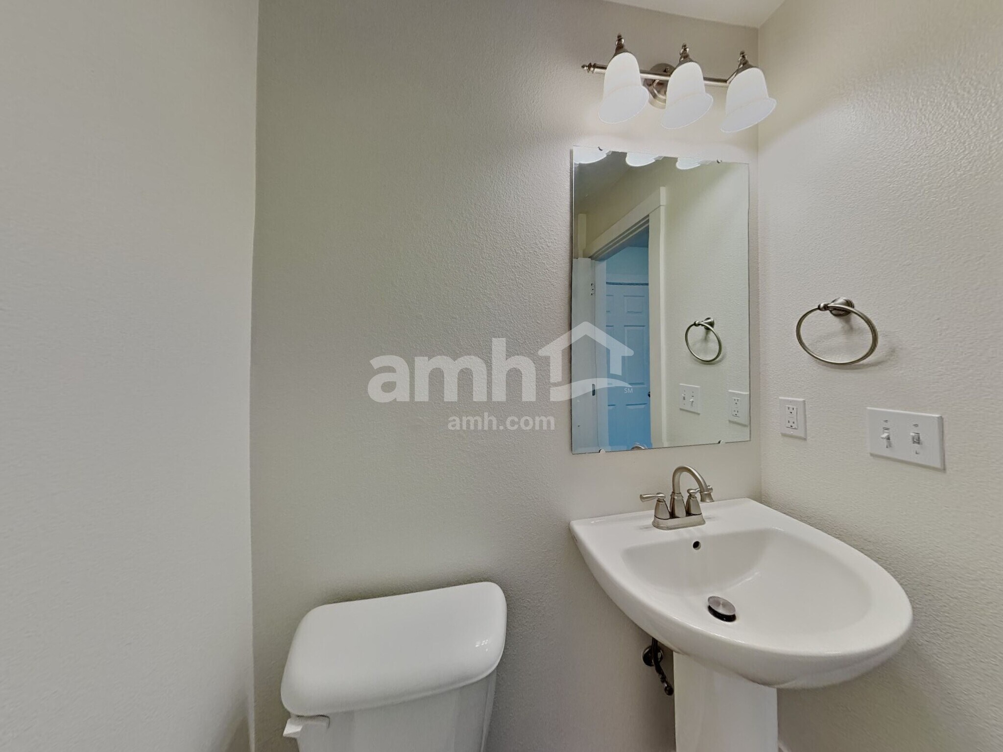 Building Photo - 10647 Avalon St