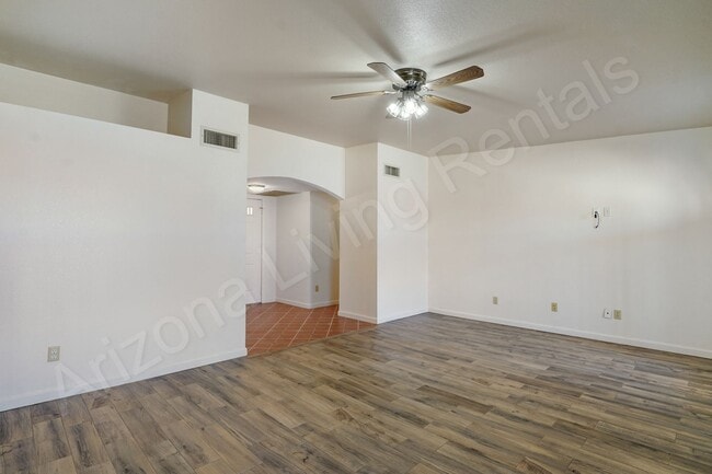 Building Photo - SPACIOUS 3 BEDROOM HOME