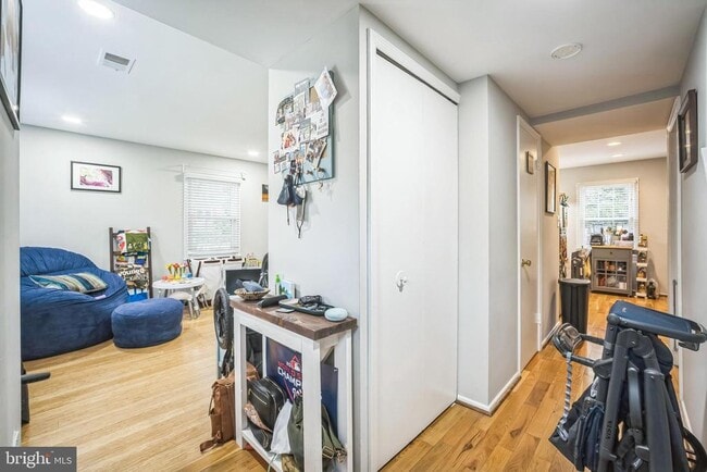 Building Photo - 7701 Durer Ct