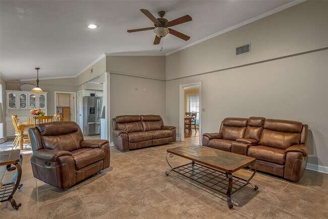 Building Photo - Available Now in Beautiful Southern Hills!