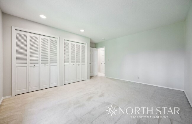 Building Photo - Stunning Lake Oswego Home with Space for E...