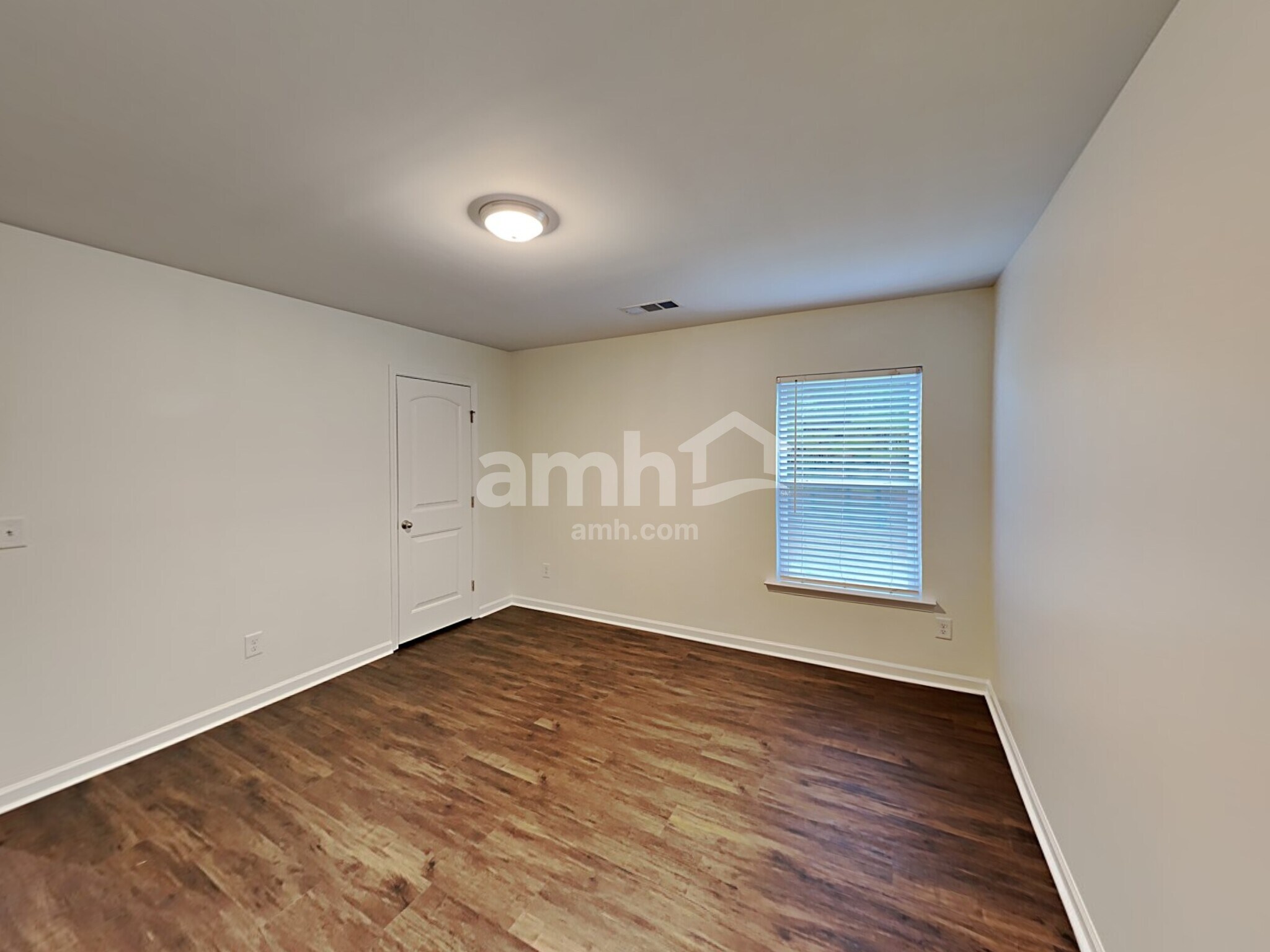 Building Photo - 515 S Fortune Way