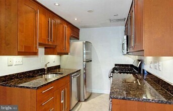 Building Photo - 4114 Davis Pl NW