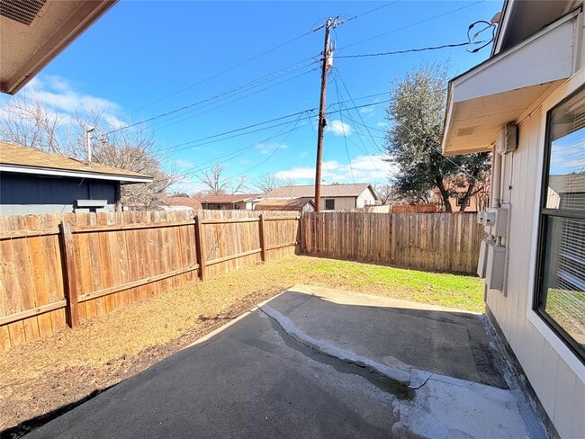 Building Photo - 1213 Ridgemont St