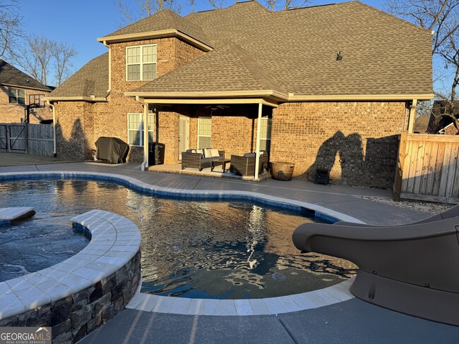 Building Photo - 305 Taylor Elaine Dr