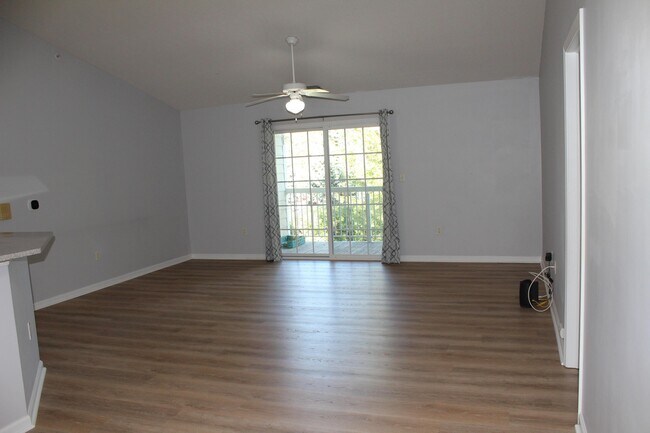 Building Photo - 7774 Essex Gate Dr