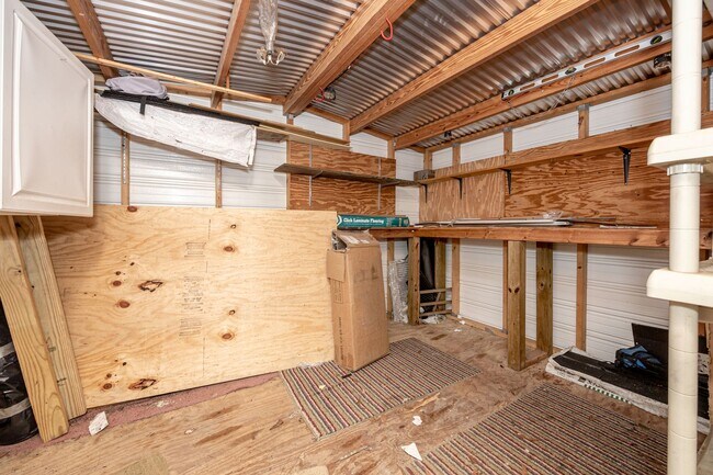 Building Photo - Peaceful Country Living on 2.4 Acres in Saucier