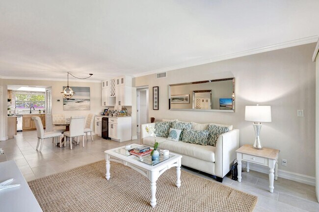 Building Photo - 68 Yacht Club Dr