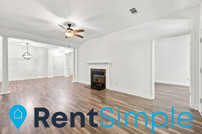 Building Photo - 13890 Chelmsford Dr