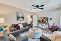 Building Photo - 94 Cochran Rd SE