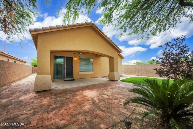 Building Photo - 10489 Bonpland Willow Dr