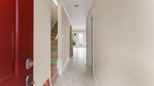 Building Photo - 2107 Lander Ln