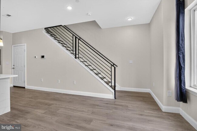 Building Photo - 519 N 11th St
