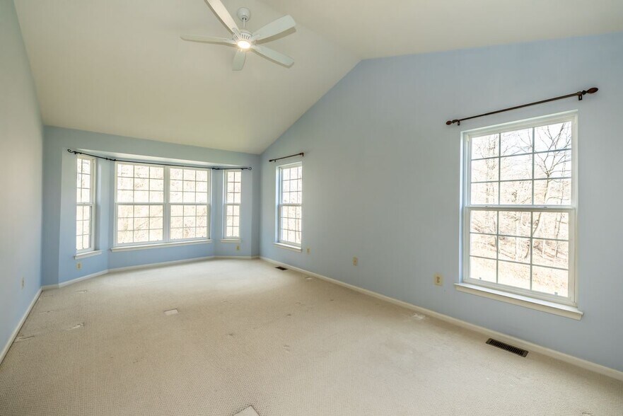 Building Photo - 171 Madison Way