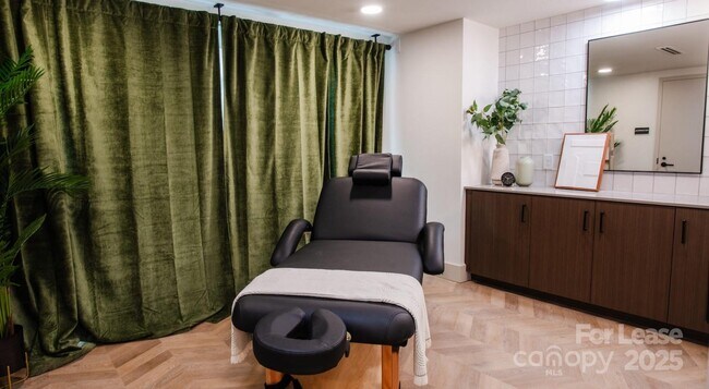 Building Photo - 1133 Harding Pl