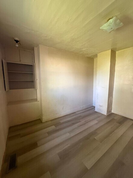 Building Photo - 347 N Stone St