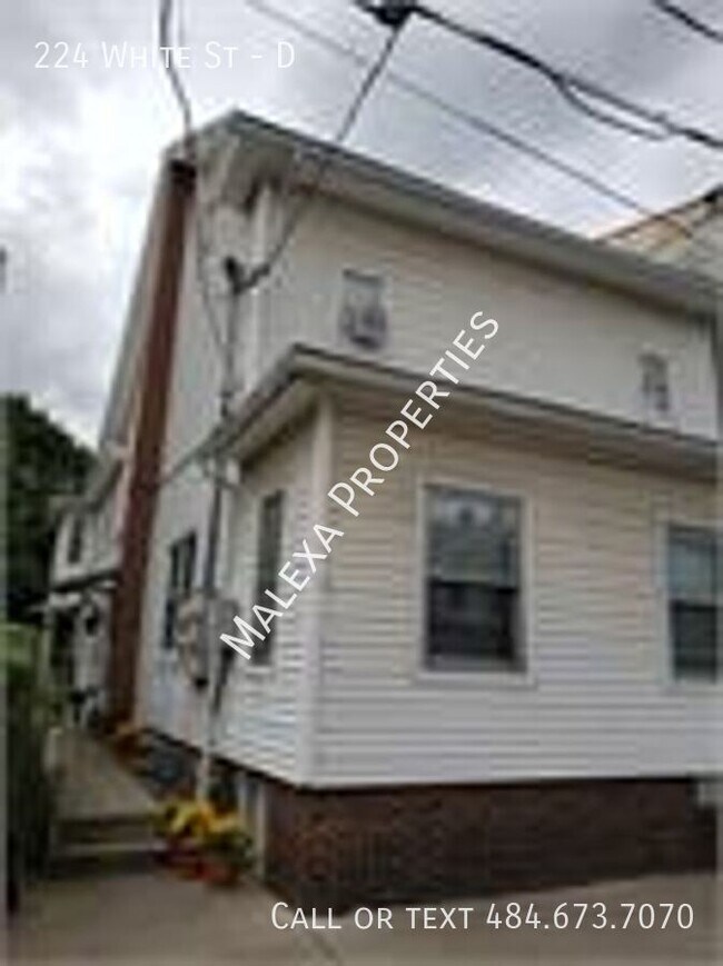 Building Photo - 224 White St