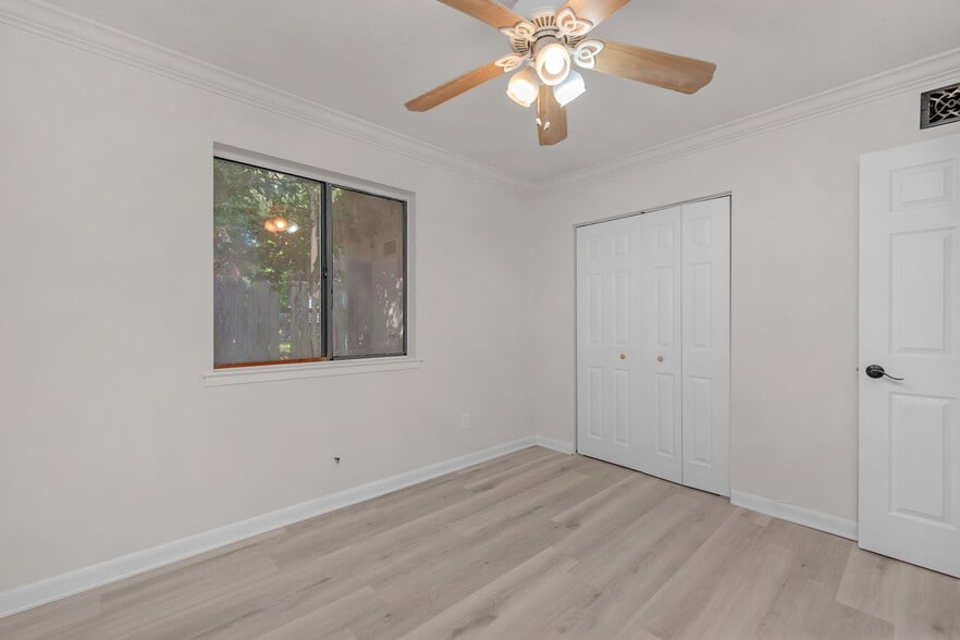 Building Photo - 131 Bayou View Dr