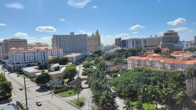 Building Photo - 1627 SW 37th Ave