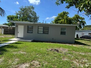 Building Photo - 4550 SW 36th St