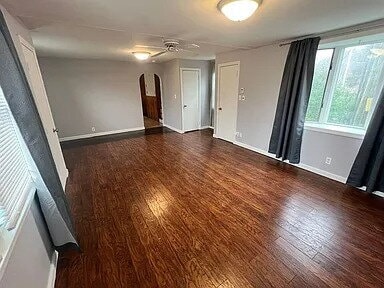 Building Photo - This charming, 2-bedroom single family can be yours to call home. Inside, you'll find a well-desi...