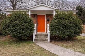 Building Photo - 316 Skyland Ave