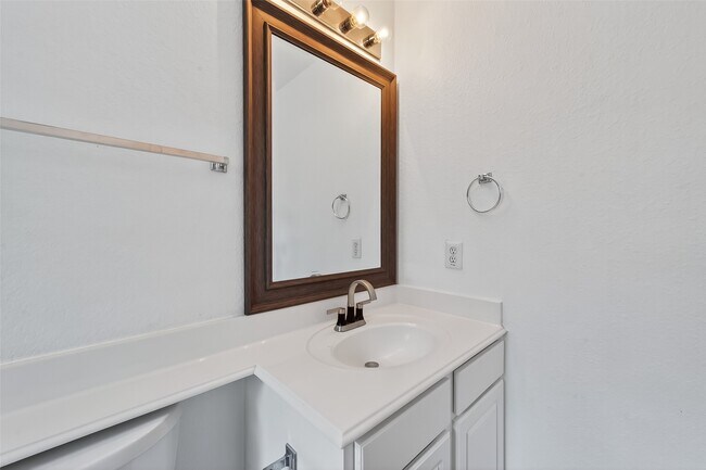 Building Photo - 1311 Rene Ct