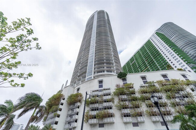 Building Photo - 1750 N Bayshore Dr