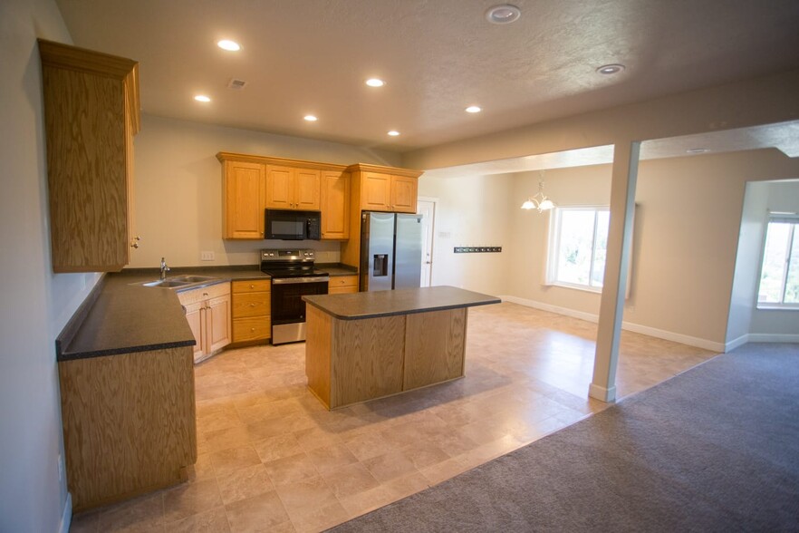 Building Photo - 1364 Northridge Dr