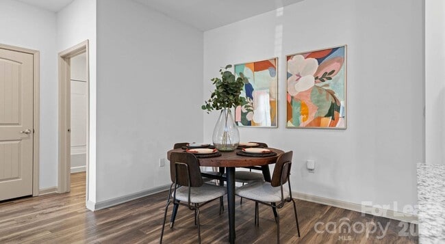 Building Photo - 15155 Ollie Dr