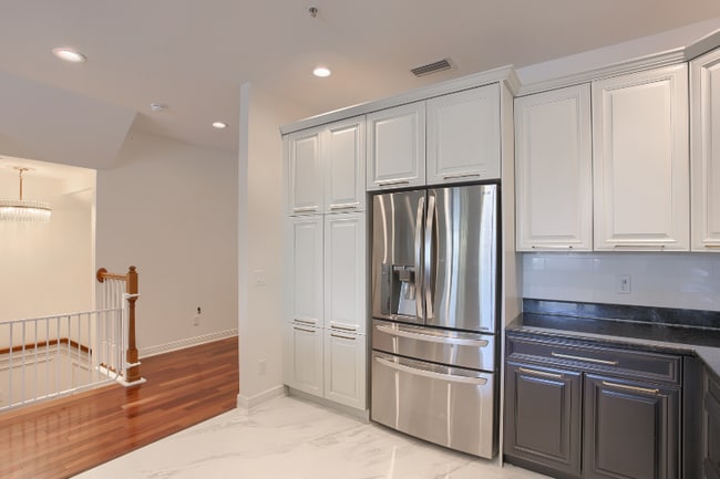 Building Photo - 4625 Overlook Dr NE