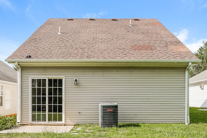 Building Photo - 1464 Rochester Dr