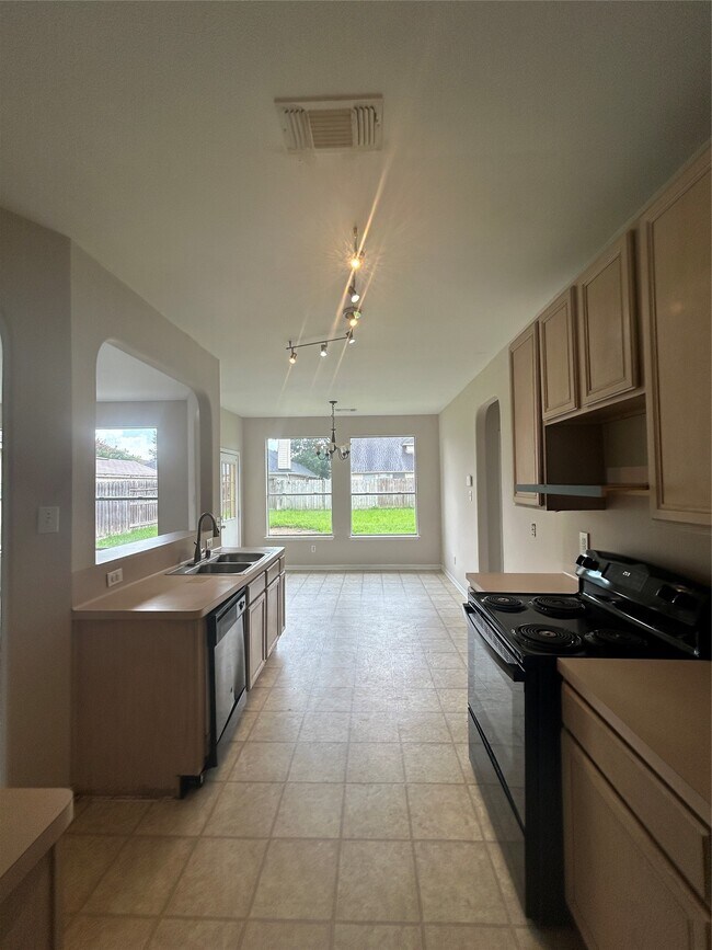 Building Photo - 2822 Green Lodge Cir