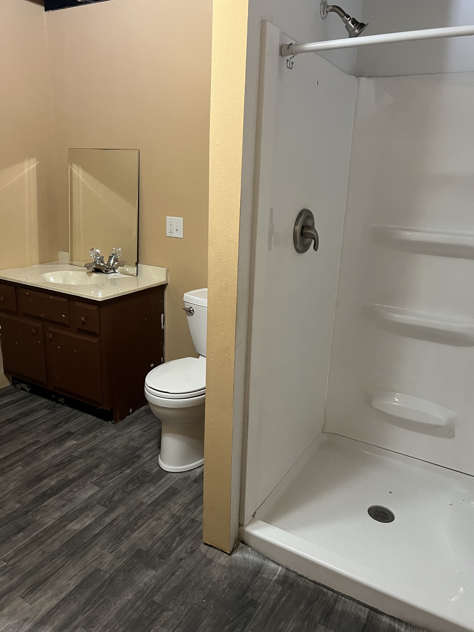 Full bathroom #2 - S13190 County Road K