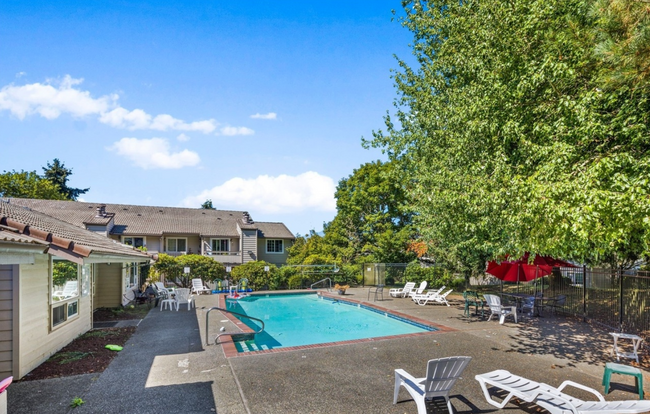 Building Photo - Woodinville ~ Woodland Hills Condo