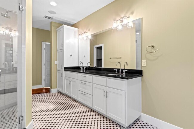 Building Photo - 2609 Oak Haven Dr