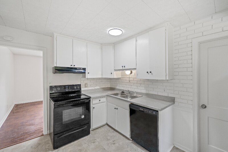 Building Photo - 6308 W 81st St